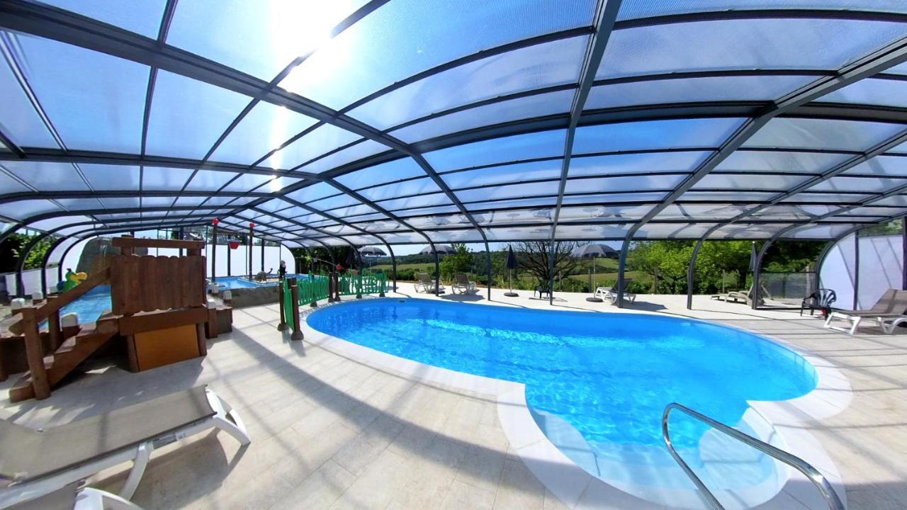 Camping Bleu Soleil Rouffignac Saint-Cernin Exterior foto
