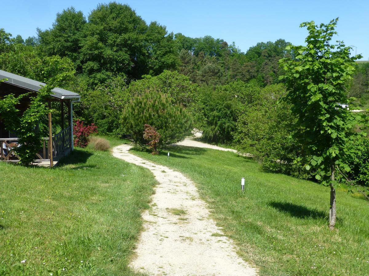 Camping Bleu Soleil Rouffignac Saint-Cernin Exterior foto